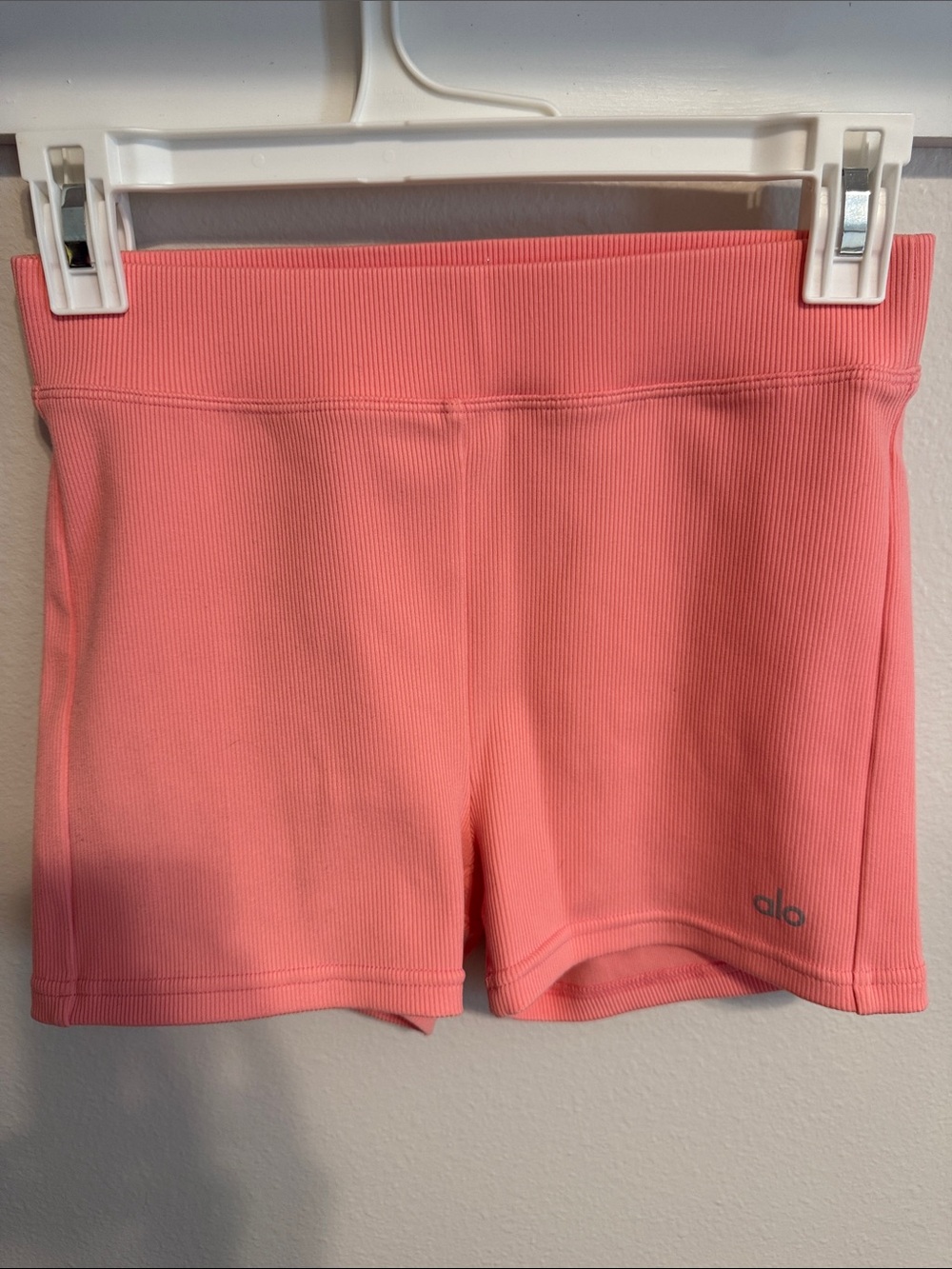 ALO Yoga Coral Ribbed High-Rise Bike Shorts